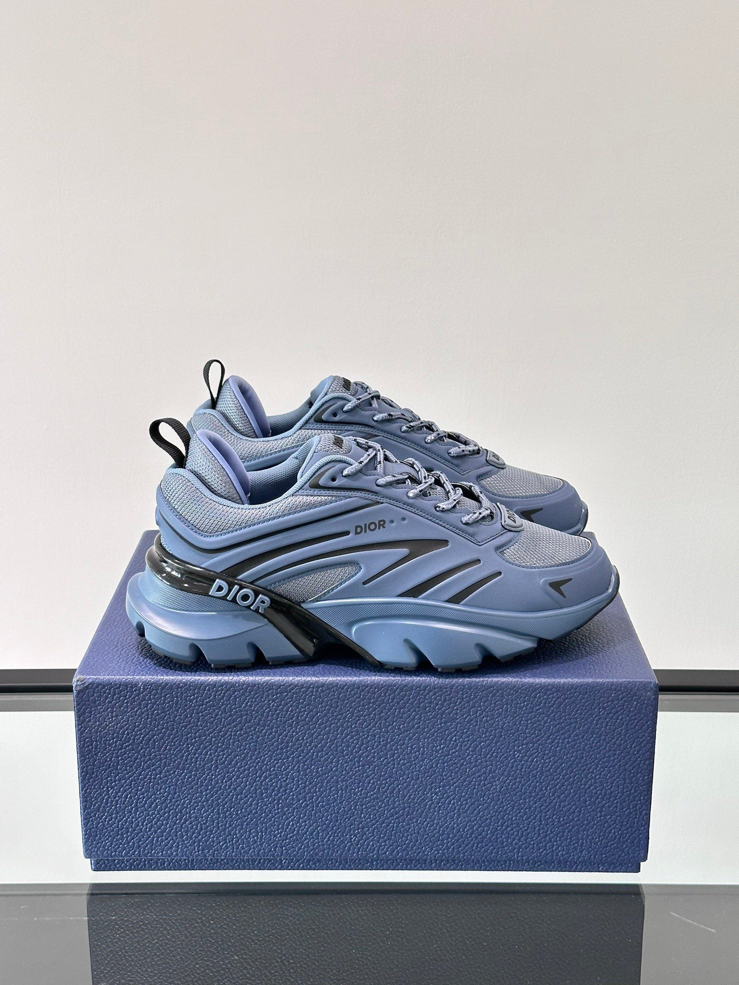 Dior B44