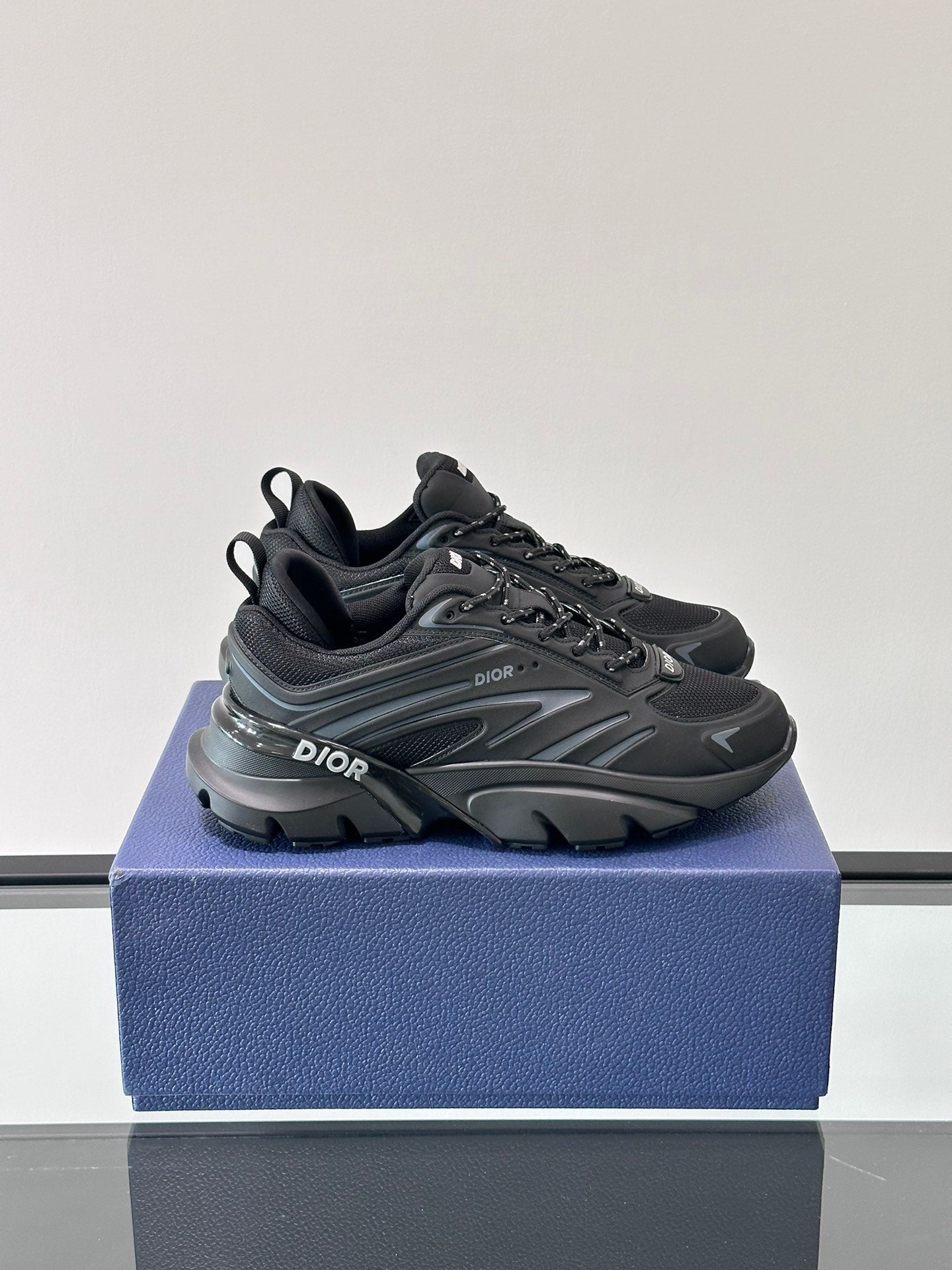 Dior B44