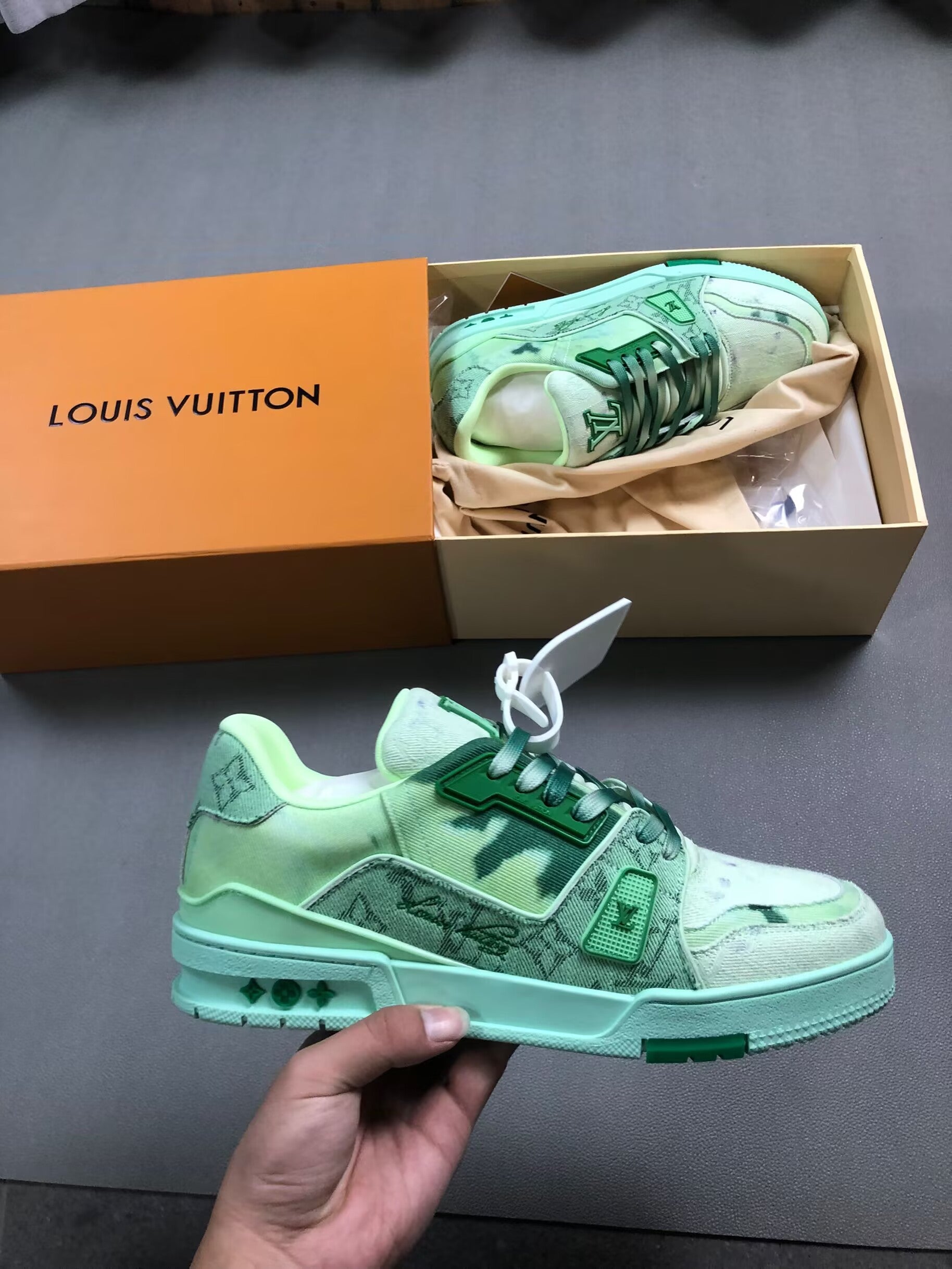 LOUIS VUITON LV TRAINER