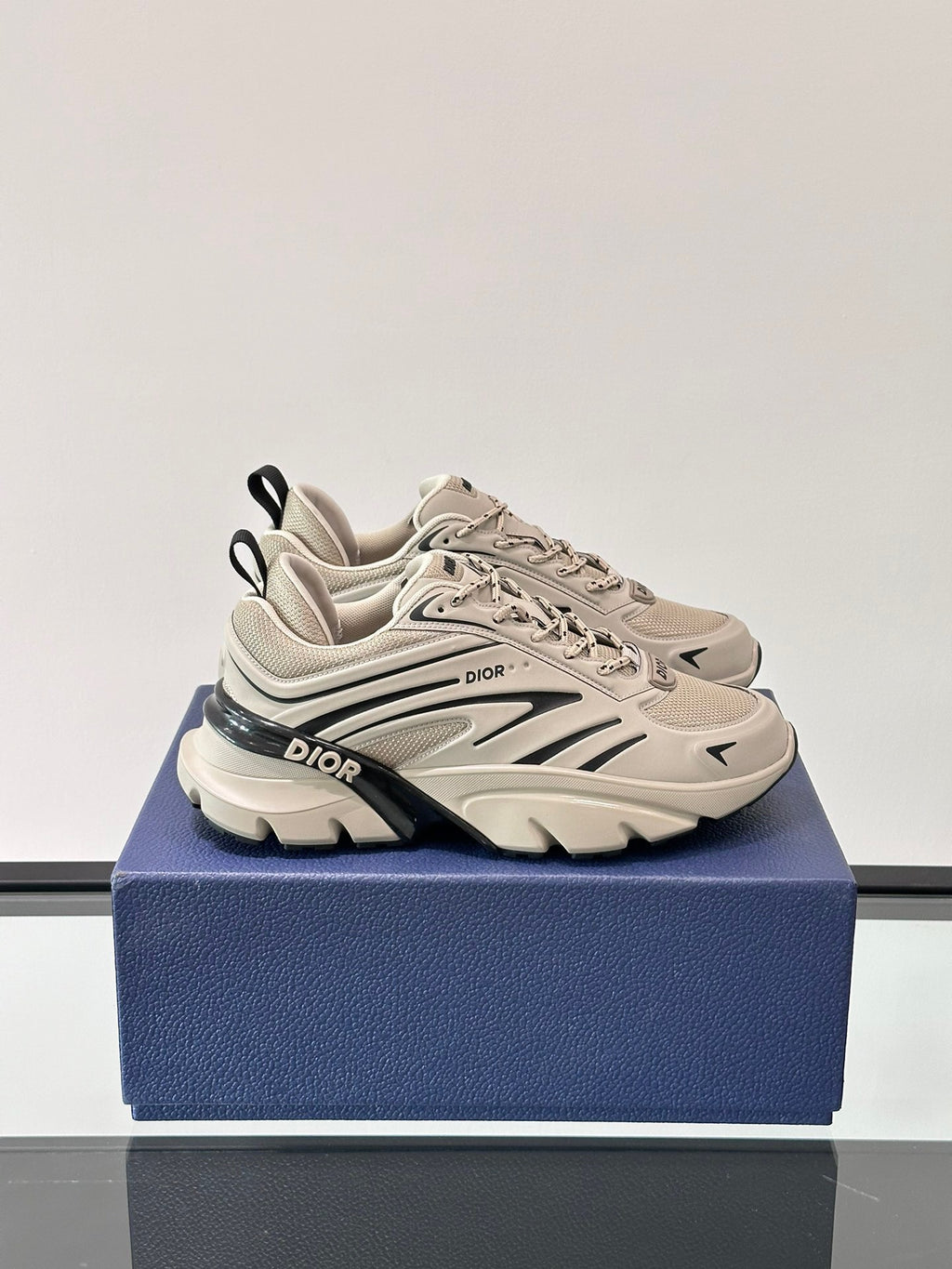 Dior B44